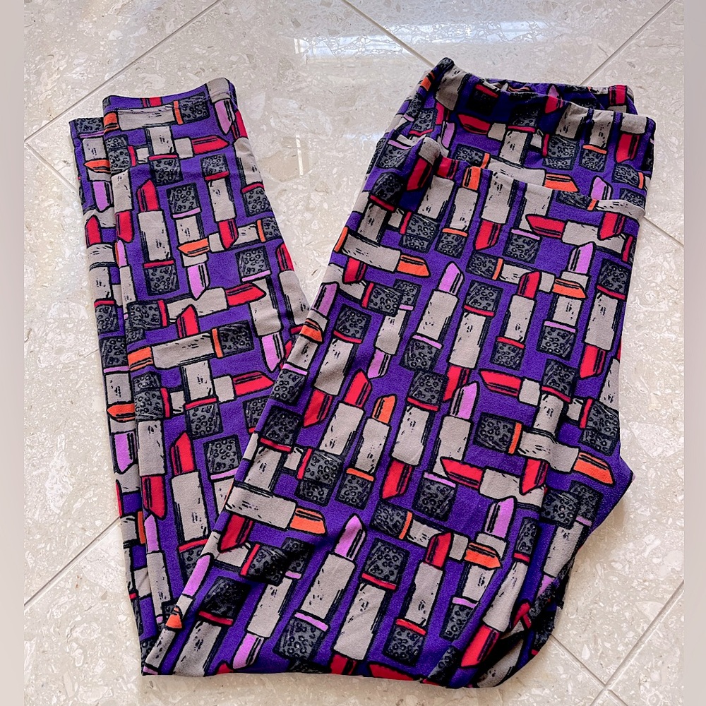 Lipstick lularoe leggings TC